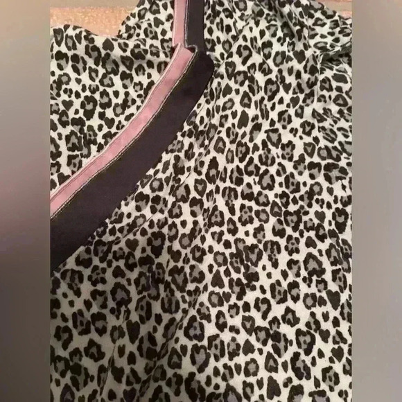 Anne Klein black and white leopard, short sleeve, 2 piece pajama set; size L - Picture 3 of 9